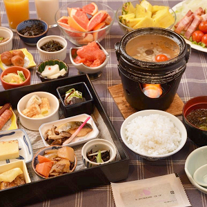 御膳とプチバイキング